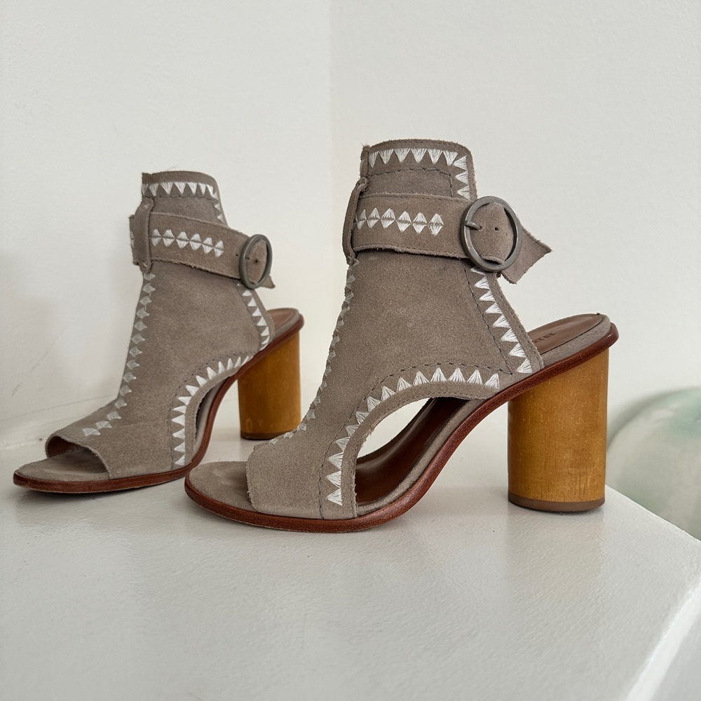 Suede Cutout Cylinder Block Heel Sandals - Women size 7.5